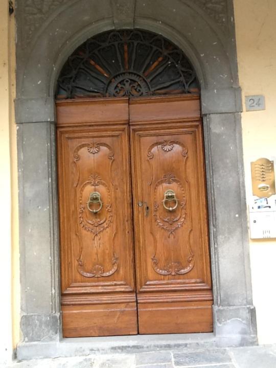 La Piazza 1 Hotel Стия Екстериор снимка